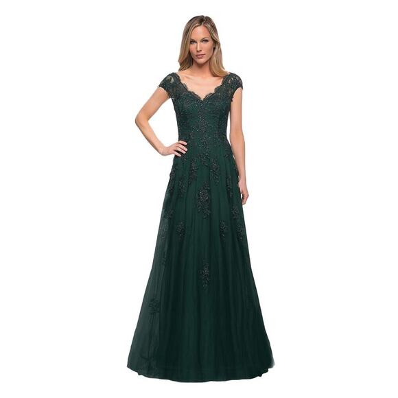 LA FEMME 26942 Lace Evening Gown with Cap Sleeves and V-Neck Size 10 NWOT